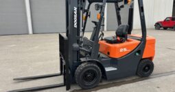 CARRETILLA ELEVADORA DOOSAN D25GP