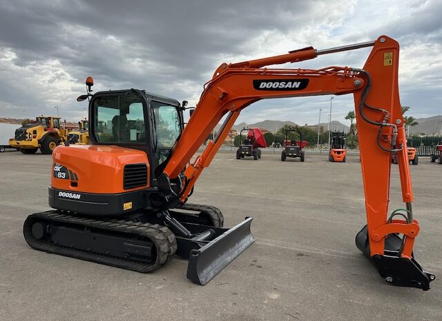 MINIEXCAVADORA DOOSAN DX 63 lleno