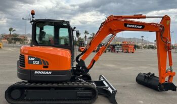 MINIEXCAVADORA DOOSAN DX 63 lleno