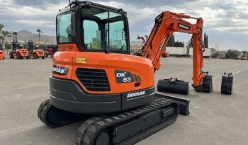 MINIEXCAVADORA DOOSAN DX 63 lleno