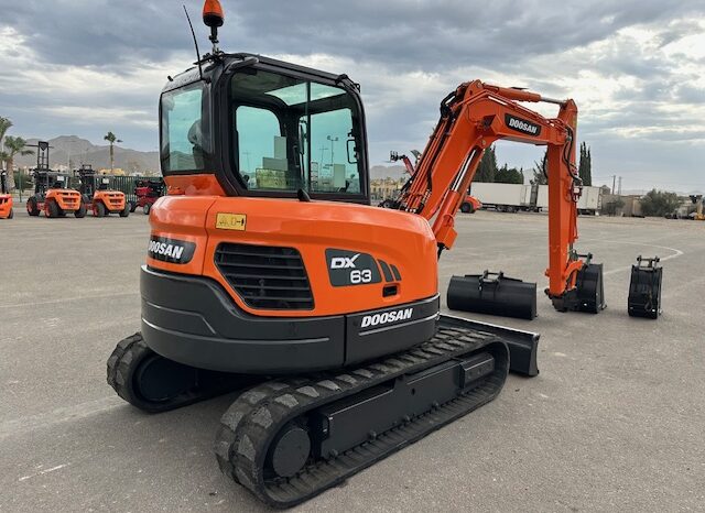 MINIEXCAVADORA DOOSAN DX 63 lleno