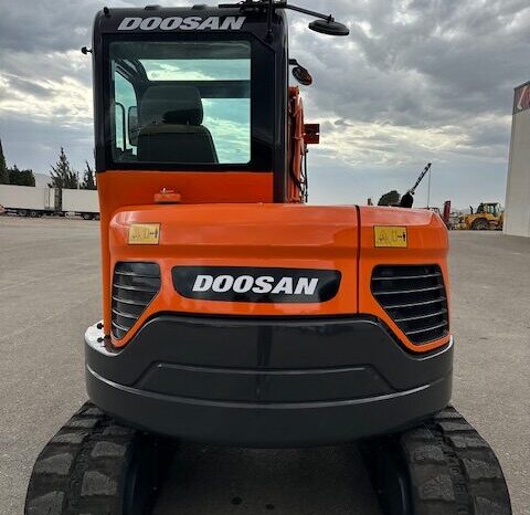 MINIEXCAVADORA DOOSAN DX 63 lleno